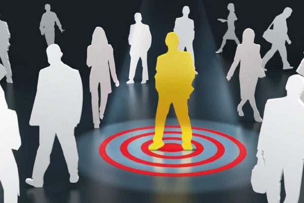 مشتری هدف من چه کسی است؟
